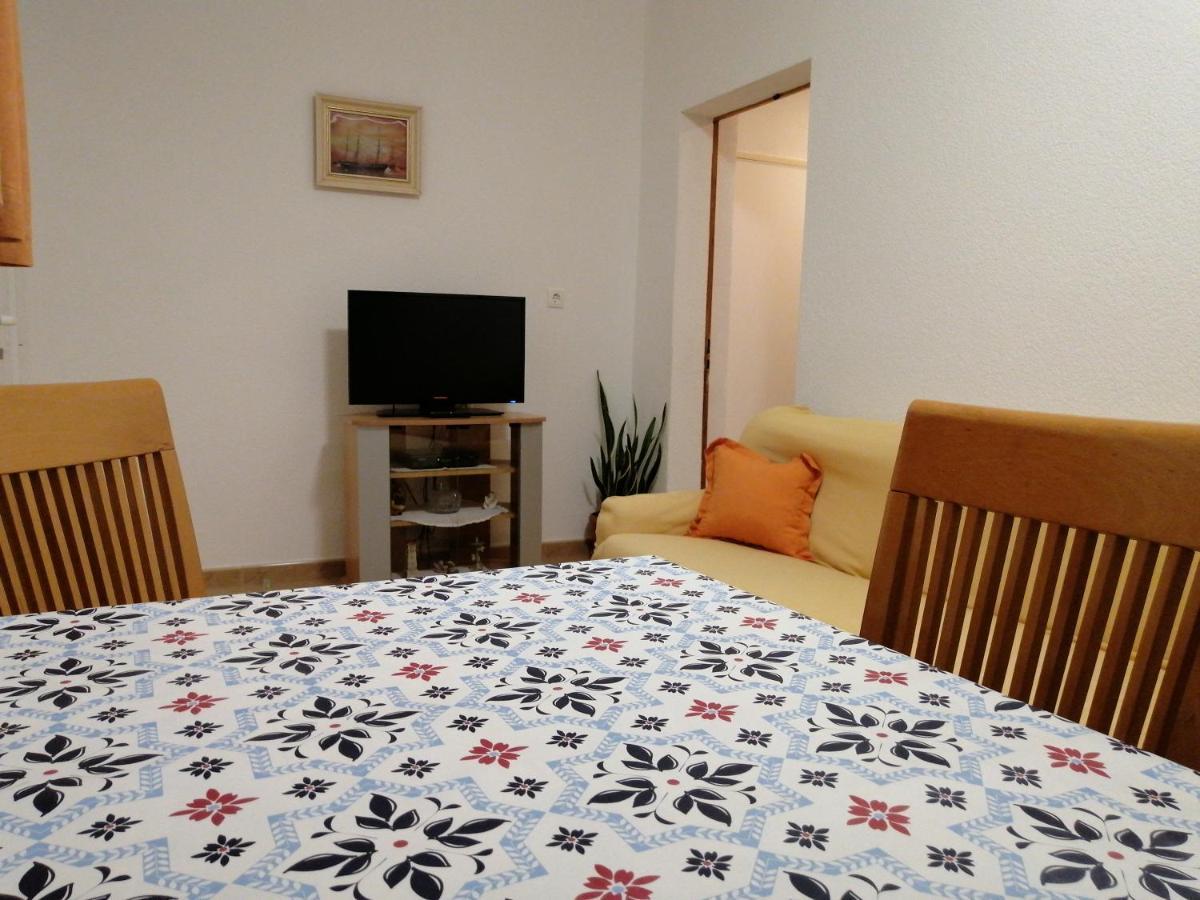Apartmani Stipan Brela Eksteriør bilde