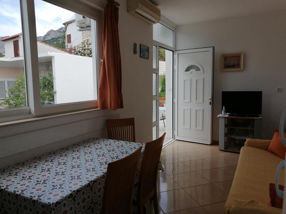 Apartmani Stipan Brela Eksteriør bilde