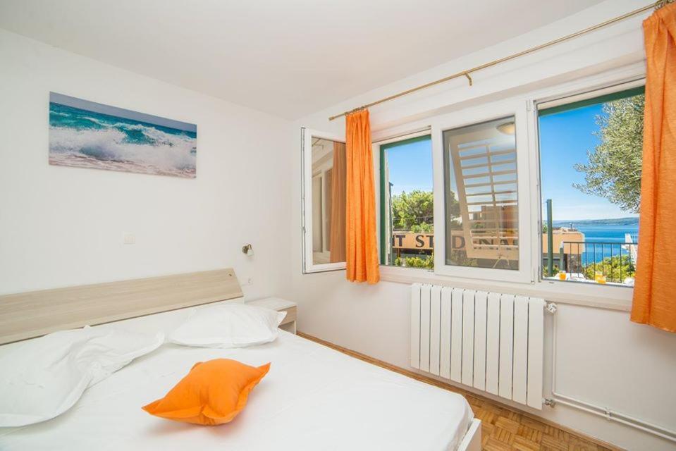Apartmani Stipan Brela Eksteriør bilde