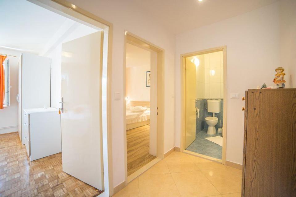 Apartmani Stipan Brela Eksteriør bilde