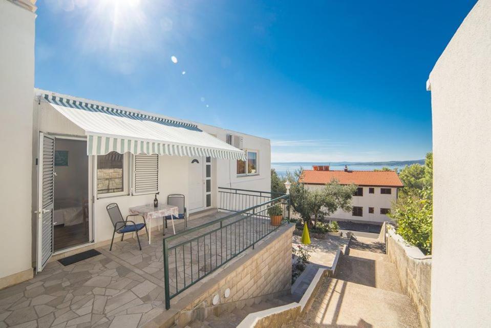 Apartmani Stipan Brela Eksteriør bilde